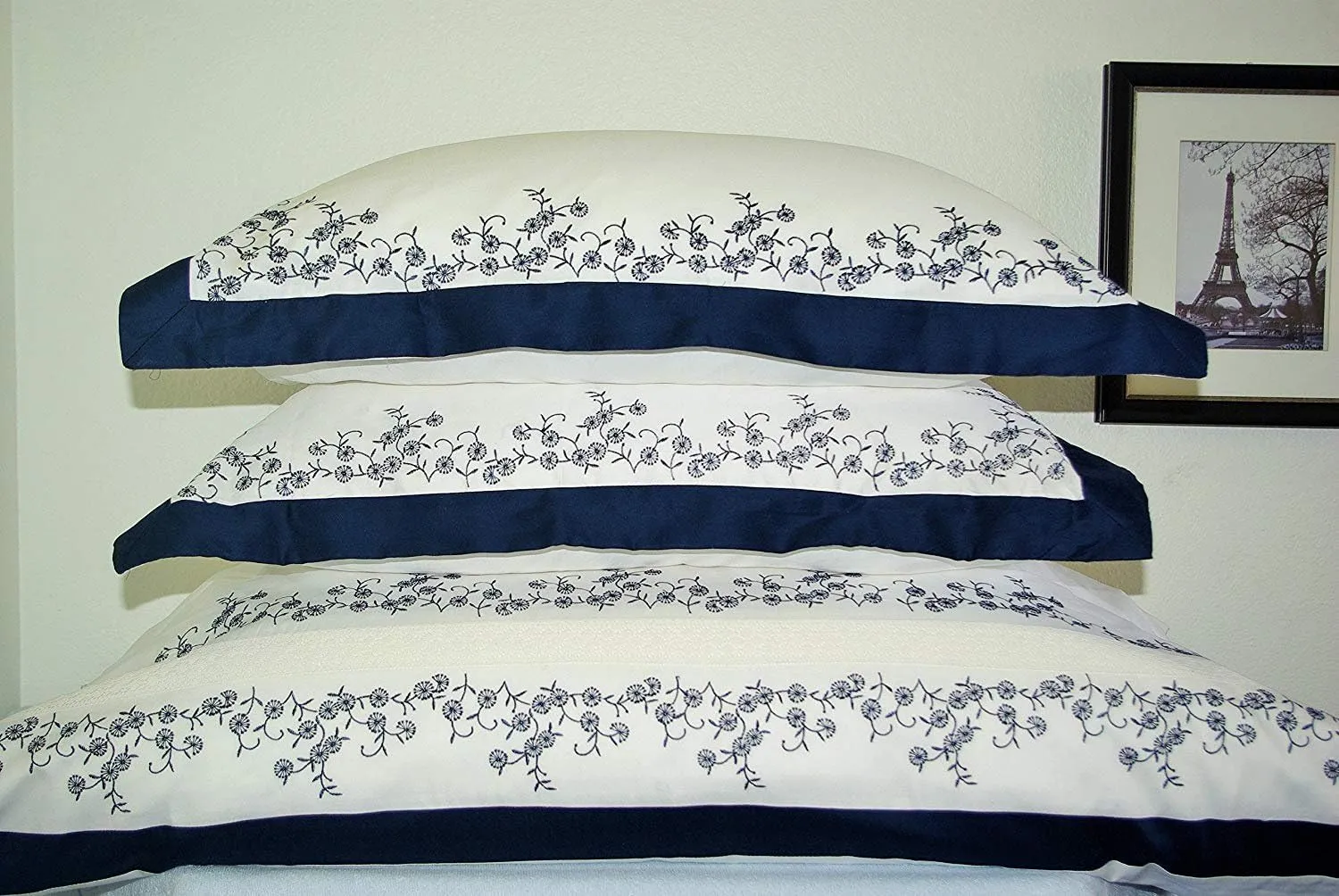 8pcs King Size Bed in a Bag Embroidered Amalia Navy & White Duvet Set Including Cotton 3pcs Duvet Cover Set  4pcs King Sheet Set  1pc King/California Down Alternative Comforter
