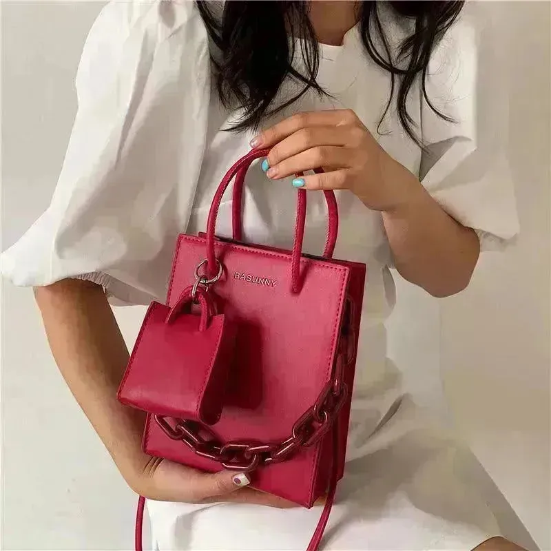 Simple Medium Size Chain Plain  Shoulder Handbag