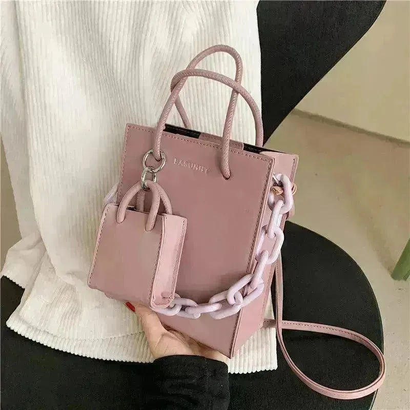 Simple Medium Size Chain Plain  Shoulder Handbag