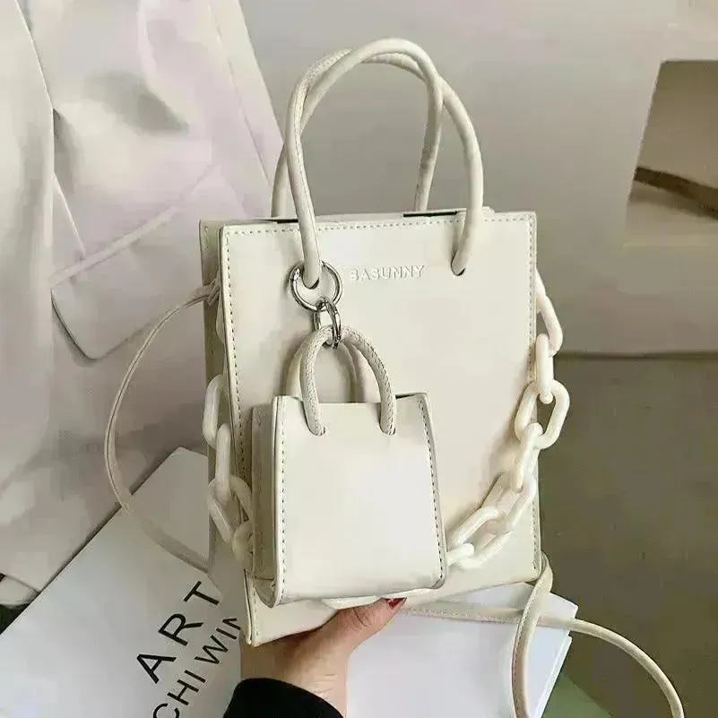 Simple Medium Size Chain Plain  Shoulder Handbag