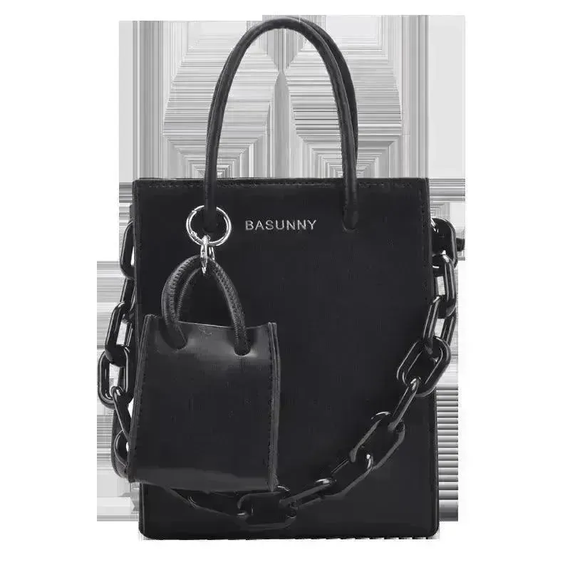 Simple Medium Size Chain Plain  Shoulder Handbag