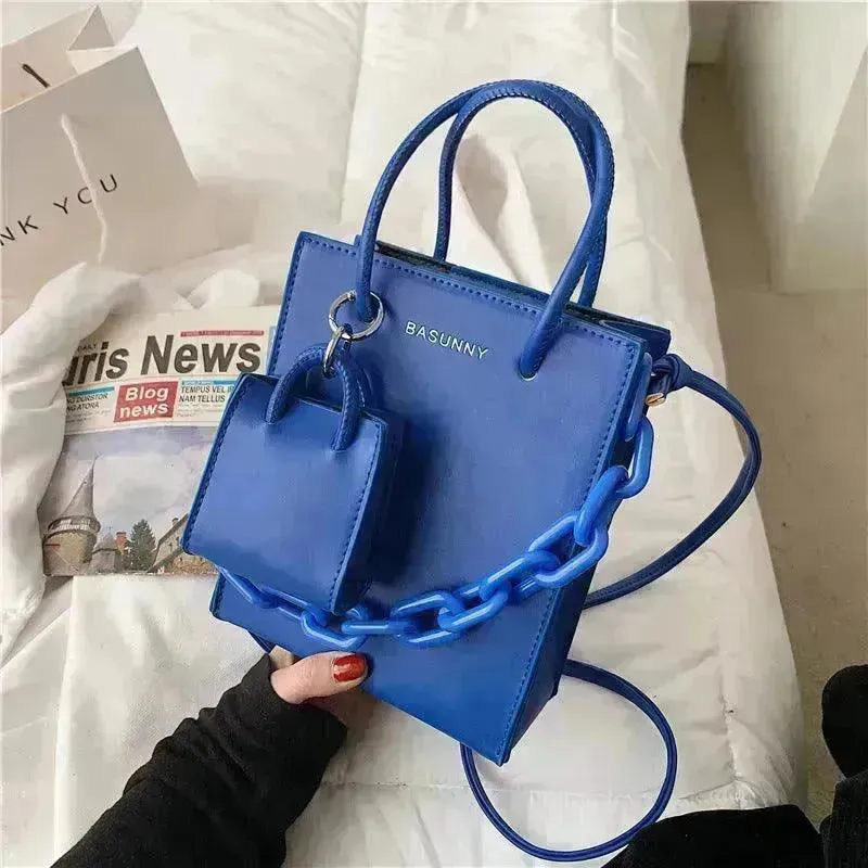 Simple Medium Size Chain Plain  Shoulder Handbag
