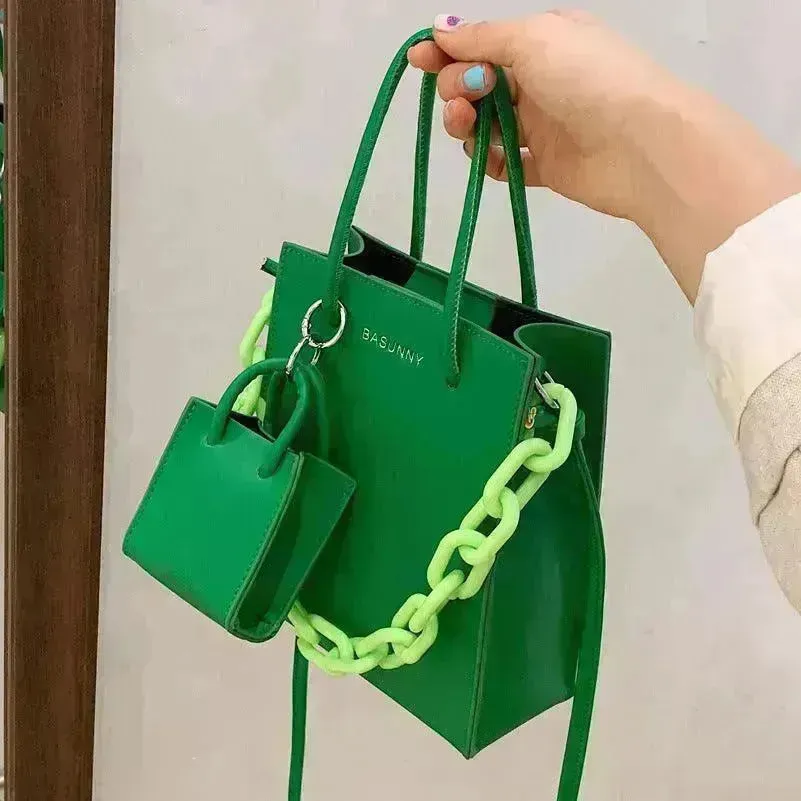 Simple Medium Size Chain Plain  Shoulder Handbag